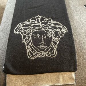 Versace Gray and Black Medusa wool scarf